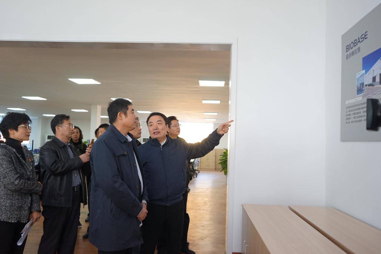 热烈欢迎历城区政协主席寇少杰等领导莅临唐冶青创谷调研指导